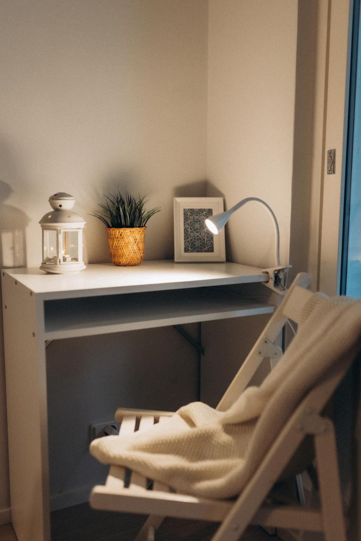 2 Bedroom Apartment, Parking, Metro,